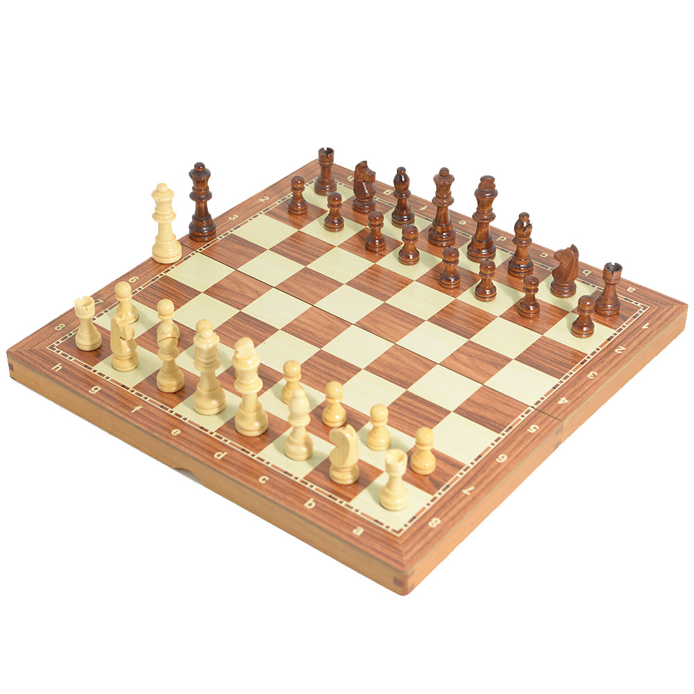 Magnetic Wooden Folding Chess  - Board Game Yearbook avis et prix