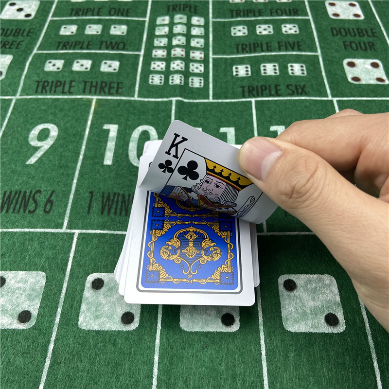 New 2pcs Playing Cards  Plasti - Board Game Yearbook avis et prix