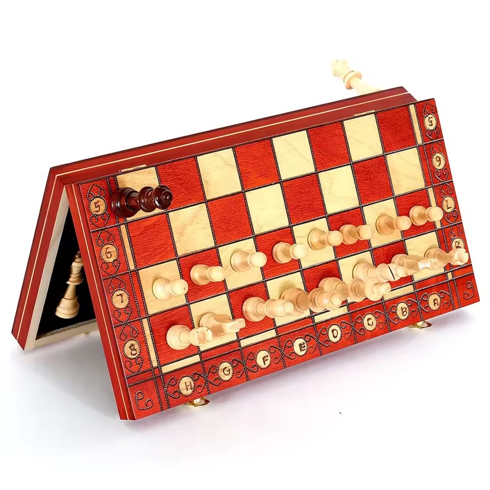 Folding Wooden Portable Chess  - Board Game Yearbook avis et prix