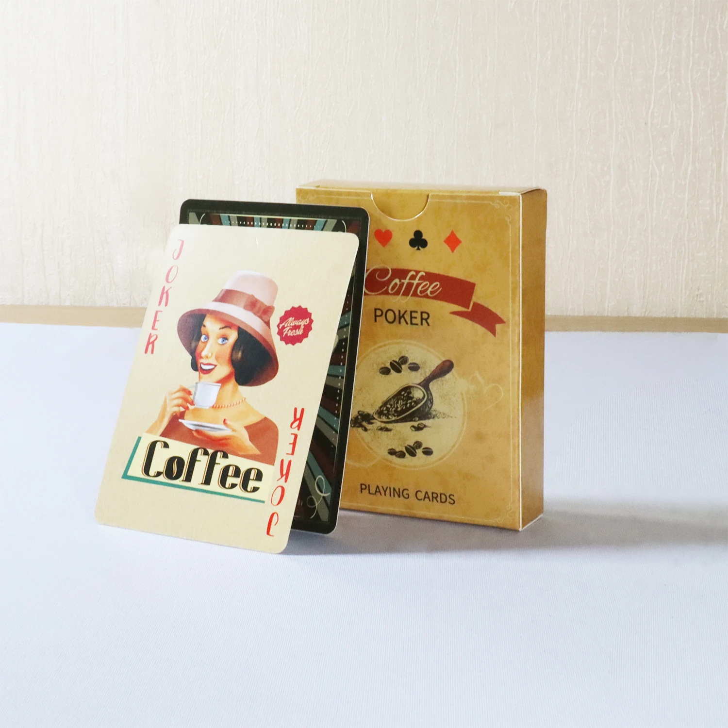 Coffee Paper Playing Cards Vin - Board Game Yearbook avis et prix