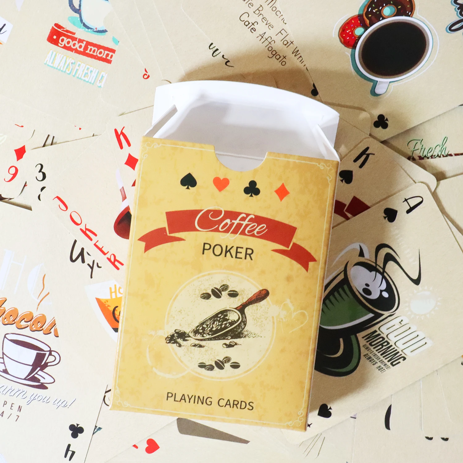 Coffee Paper Playing Cards Vin - Board Game Yearbook avis et prix