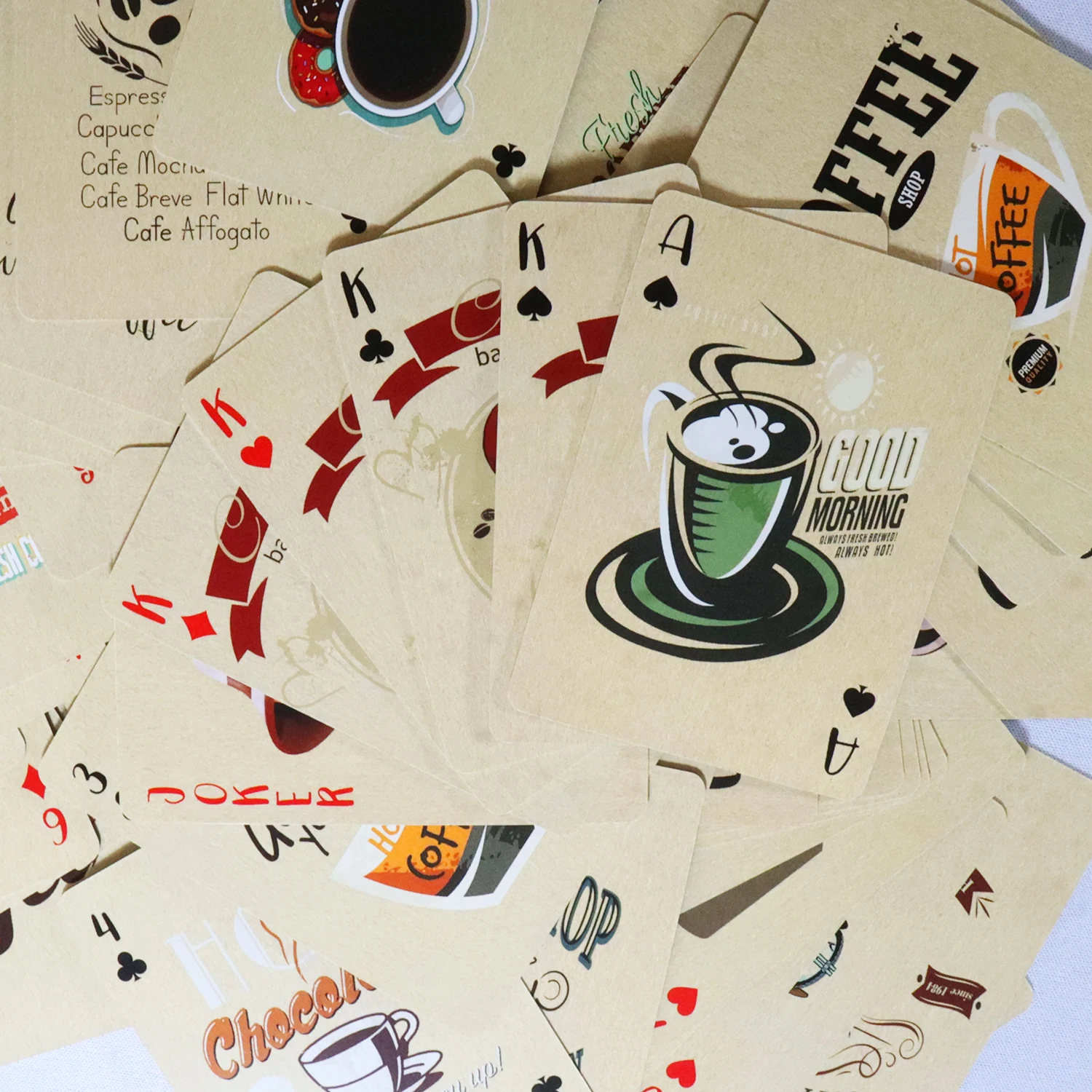 Coffee Paper Playing Cards Vin - Board Game Yearbook avis et prix