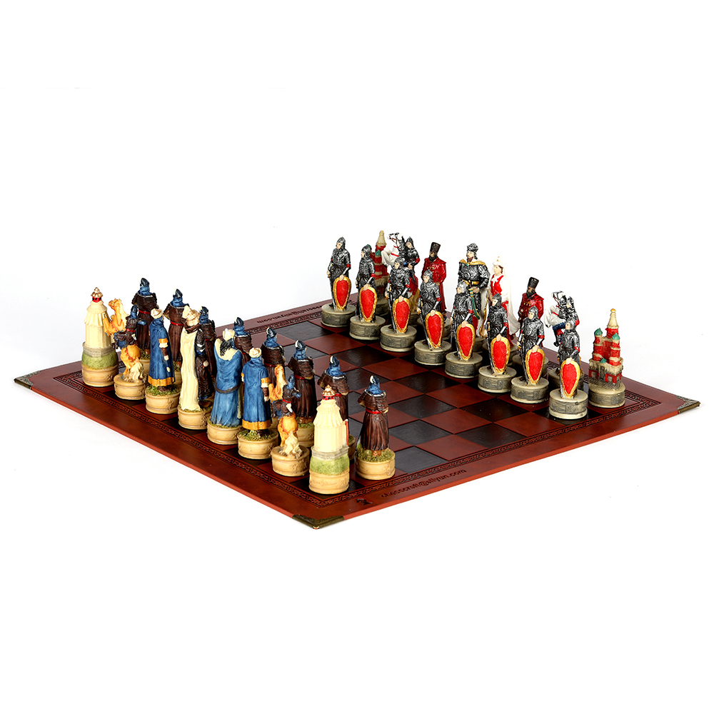 War-themed Chess Set Genghis K - Board Game Yearbook avis et prix