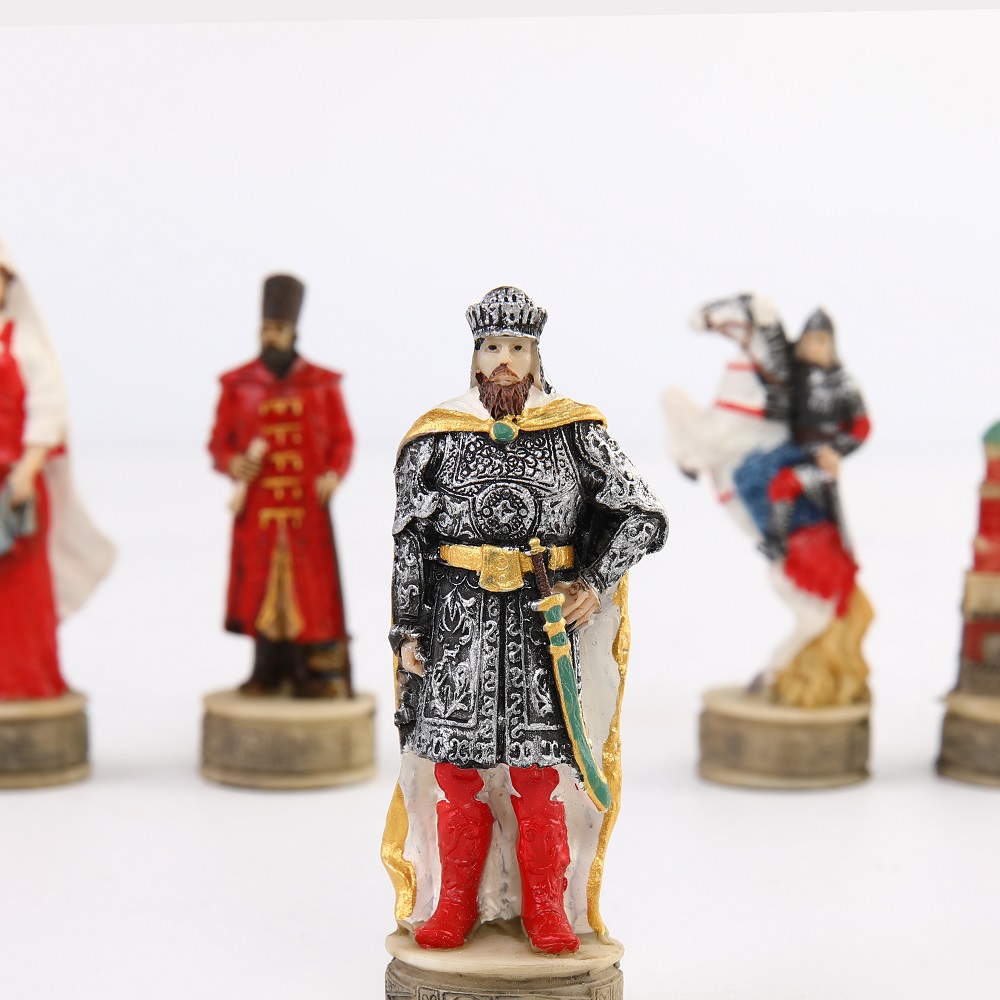 War-themed Chess Set Genghis K - Board Game Yearbook avis et prix